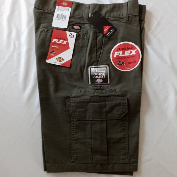 Dickies Men's 11" Inseam Flex Waist Regular Fit cargo Shorts Size 30 NWT - Picture 1 of 8